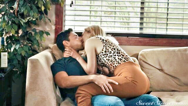 mona wales - blonde mona wales fingering