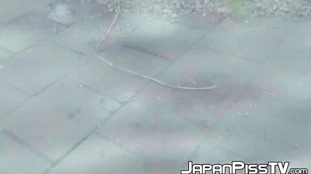 outdoor pee show voyeur