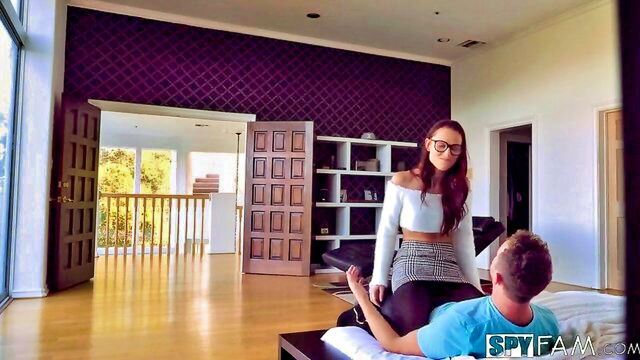 aidra fox acrobatic sex : SpyFam