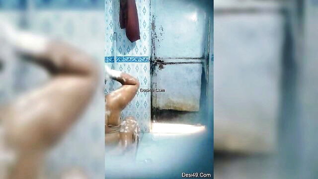 pakistani-amateur, pakistani porn, pakistani porn videos - paki bhabhi bathing xxx
