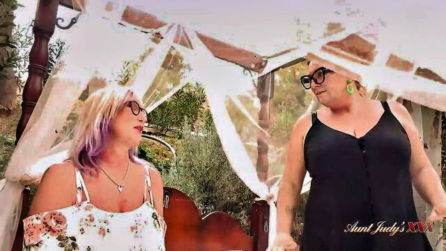 lesbien mature hd xxx