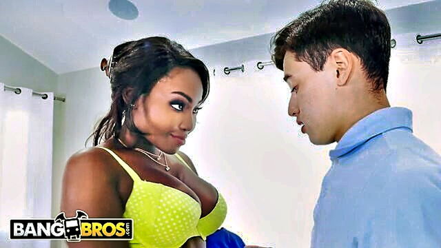 Osa Lovely, Juan El Caballo Loco - black american milf osa lovely gets seduced by a latin man on january 17th 2020 Bang Bros Network