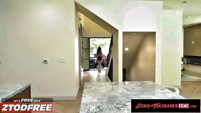 stunning beauty kleio valentien