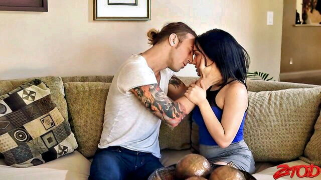 chad alva, gabi paltrova - chad alva beds gabi paltrova with passionate licking