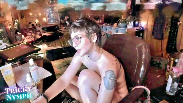 girlfriend, masturbation, vibrator - short haired nymph chaturbate