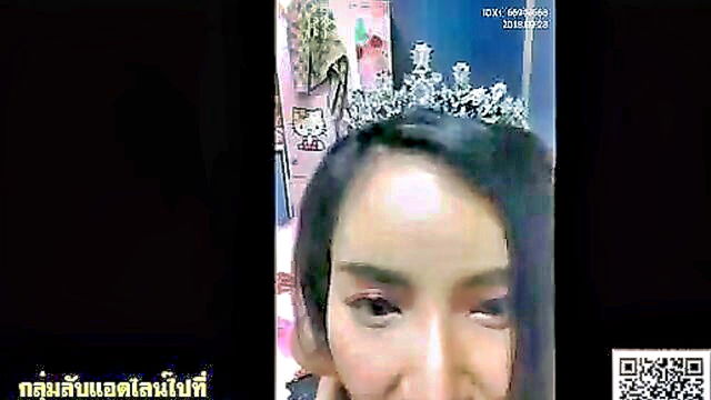 little kitty nipple show