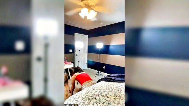 peachy babe kai razy dildo