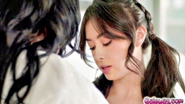 chloe surreal - high heel milf chloe