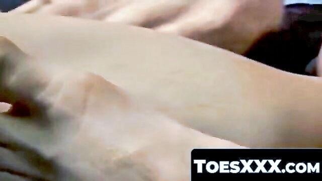 toes, foot fetish, toesxxx - amateur toe sucking