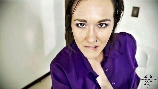 Sinn Sage - boss put a load in her heels vsex
