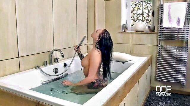 daniela antury - daniella mae bath video