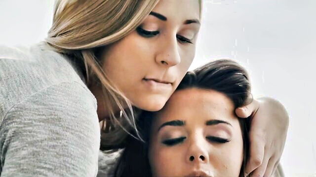 tracy lindsay - lesbian shower tracing lindsay