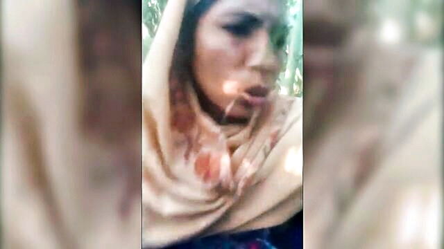desi housewifes outdoor romp with unidentified man continued : huel_eunice