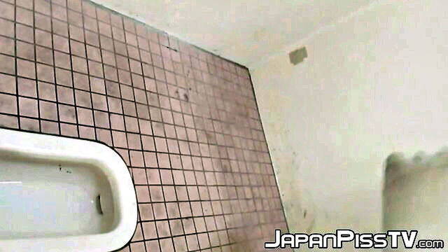 public peeing fetish tv