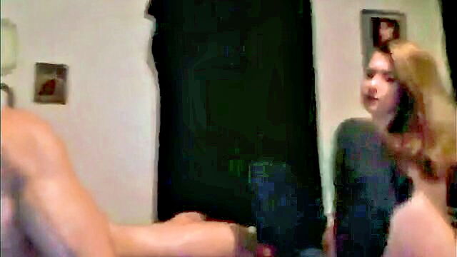 a homemade video of a real couple having sex : homenick_lesly