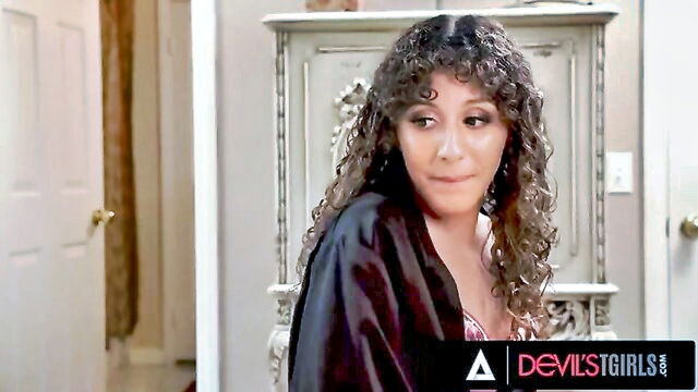 Liv Revamped - honey trans double penetration Devils TGirls