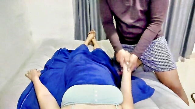 Nadalyne, Guy hyper - indonesian cheats on her husband
