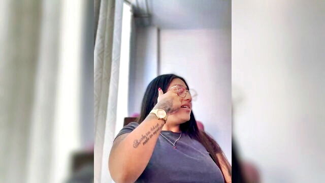 croftsmila - hairy pussy stripping show