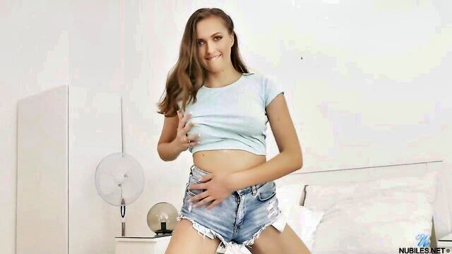 stacy cruz masturbation scene : Nubiles