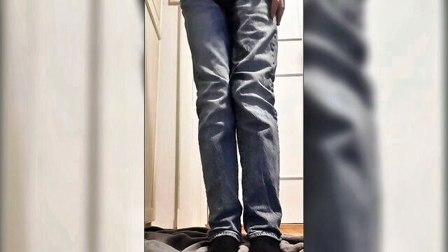 fetish, amateur, peeing - jeans pissing video
