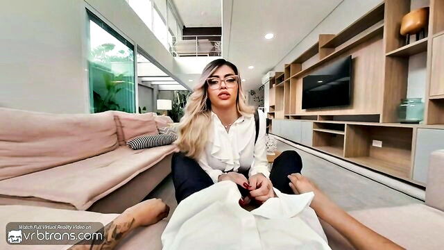 busty blondie isabella salvatoreรก : VR Bangers Trans