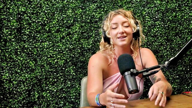 susie stellar - cute teen alien susie stellar