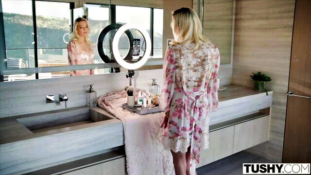 kenna anal loving influencer