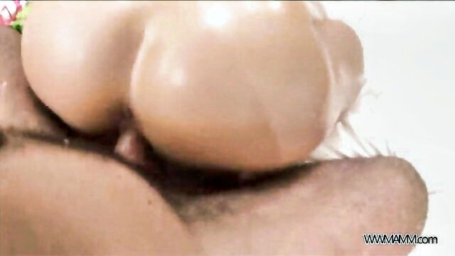 teen girl gets pussy treat