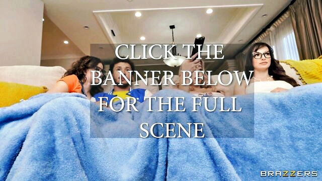 lexi luna, chloe surreal - steps lunch with stepsisters