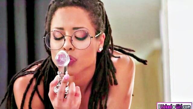 kira noir, chanel preston - babysitter ass play