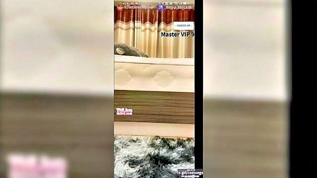 enjoy the best thai live show with axa and her dildo