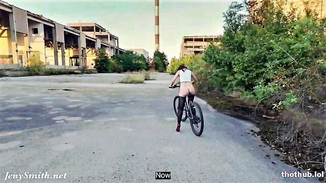 jeny smith - public strip tease with jeny smith