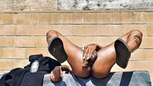 Batbunz - backyard anal jizz