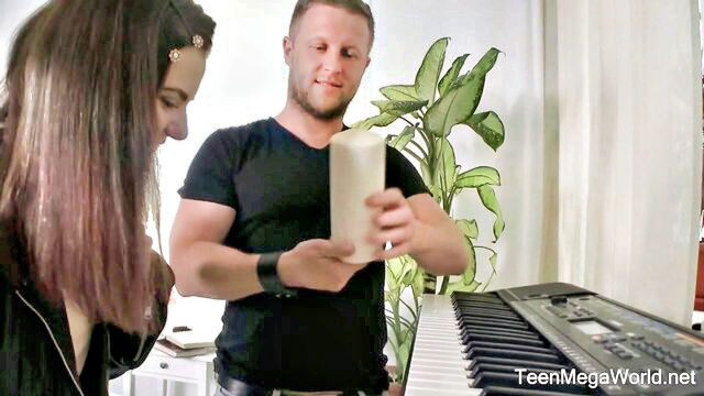 lizi vogue - cums all over teen