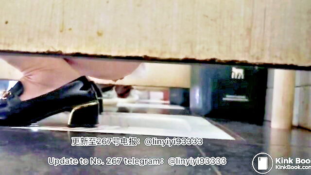 toilet 2 beautiful girl