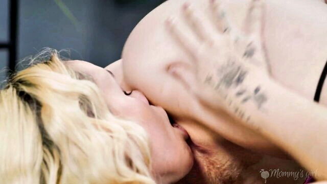 lesbian pussy licking pain