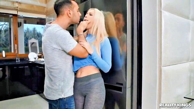 roxy risingstar - roxy risingstar big tits