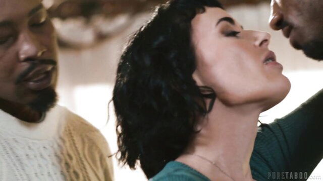 hollywood cash, olive glass, isiah maxwell - intense threesome sex video