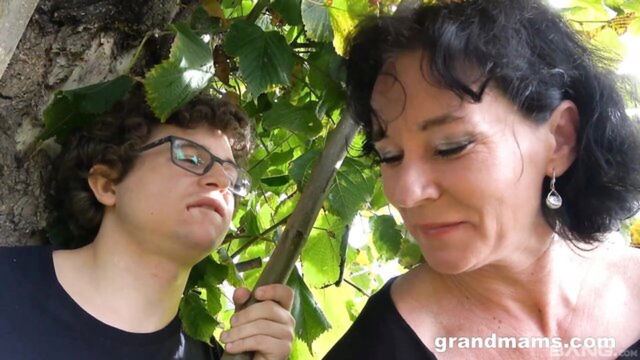 rita black - rita black sofa action