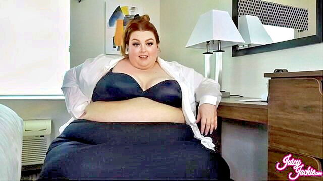 brunette, bbw, ssbbw - the voluptuous jj takes a seat