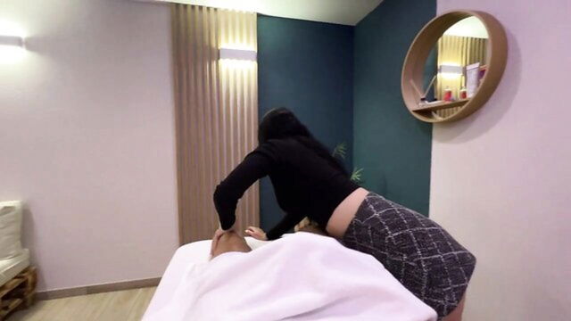 public, blowjob, milf - misseuse happy ending massage