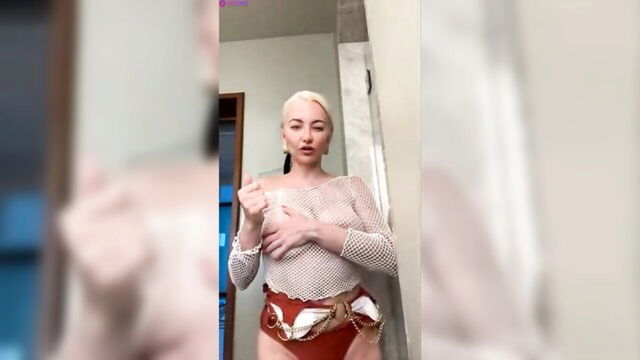 lindsey pelas - lindsey pelas live show