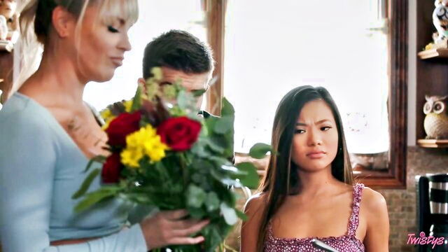 lesbian pussy licking vina sky