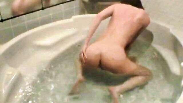 sammi valentine - sammi valentine showering