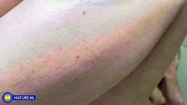 solo girl, mature, shaved pussy - lynn fake tits sexy