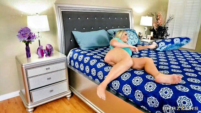 jenna starr, julie cash - jenna starr big tits tease