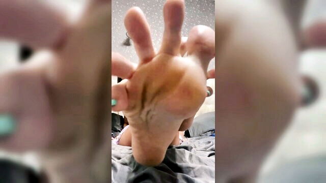 spread, toe, feet - foot fetish jacky soles