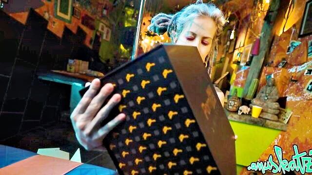 video hd, tattoos, porn video - pornhub rewards unboxing