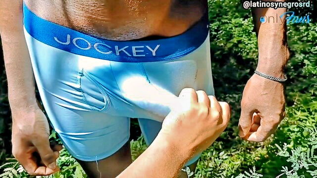 dominicanos01 - black cock in the street