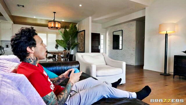 small hands - aubree brazzers fans ignored